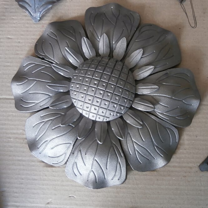 Forged Ornamental Wrought Iron Sunflowers